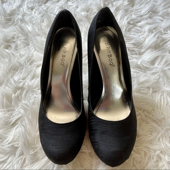 black platform heels (size 6.5!) - Picture 2 of 3